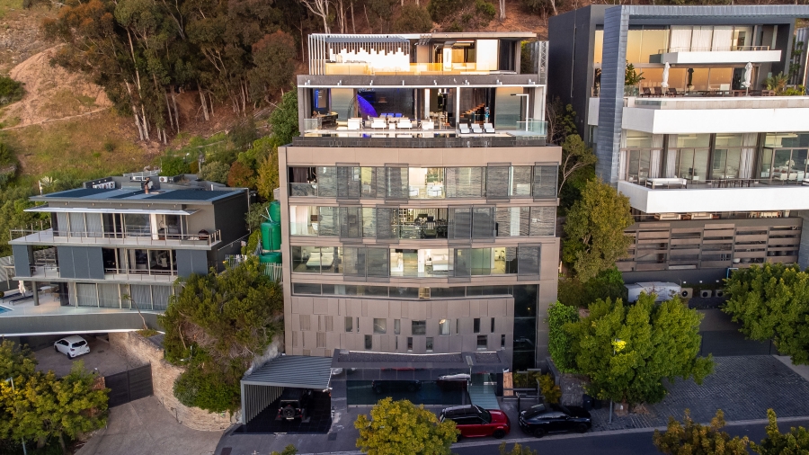 7 Bedroom Property for Sale in Clifton Western Cape